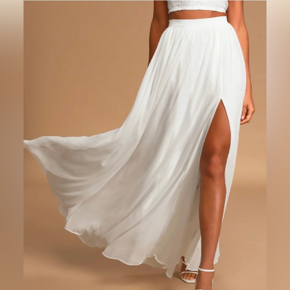 LULU'S sz M Sweet Stunner White Maxi High
Waist Chiffon Skirt NWT B130